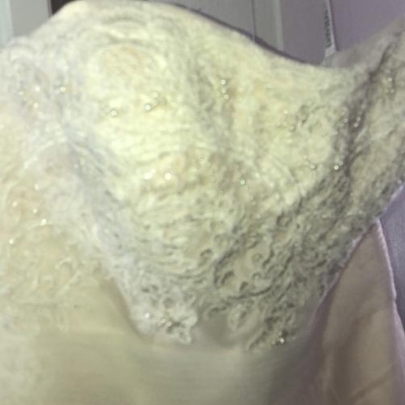 Wedding dress - Picture 2 of 8